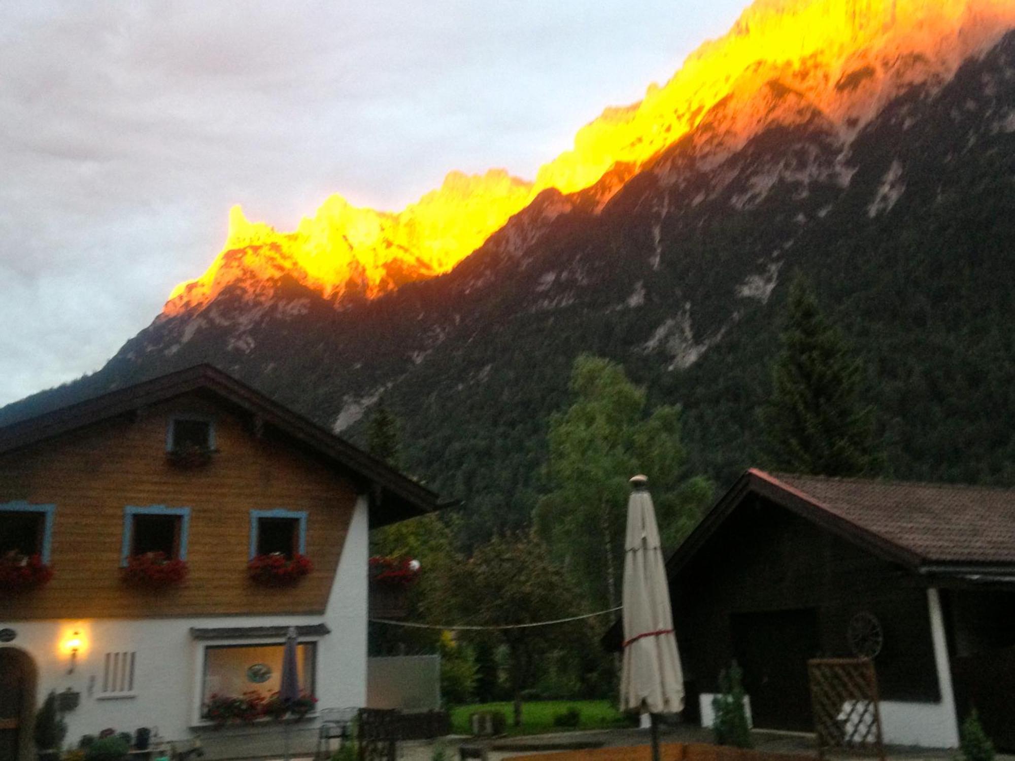 Gaestehaus Edlhuber Mittenwald Esterno foto